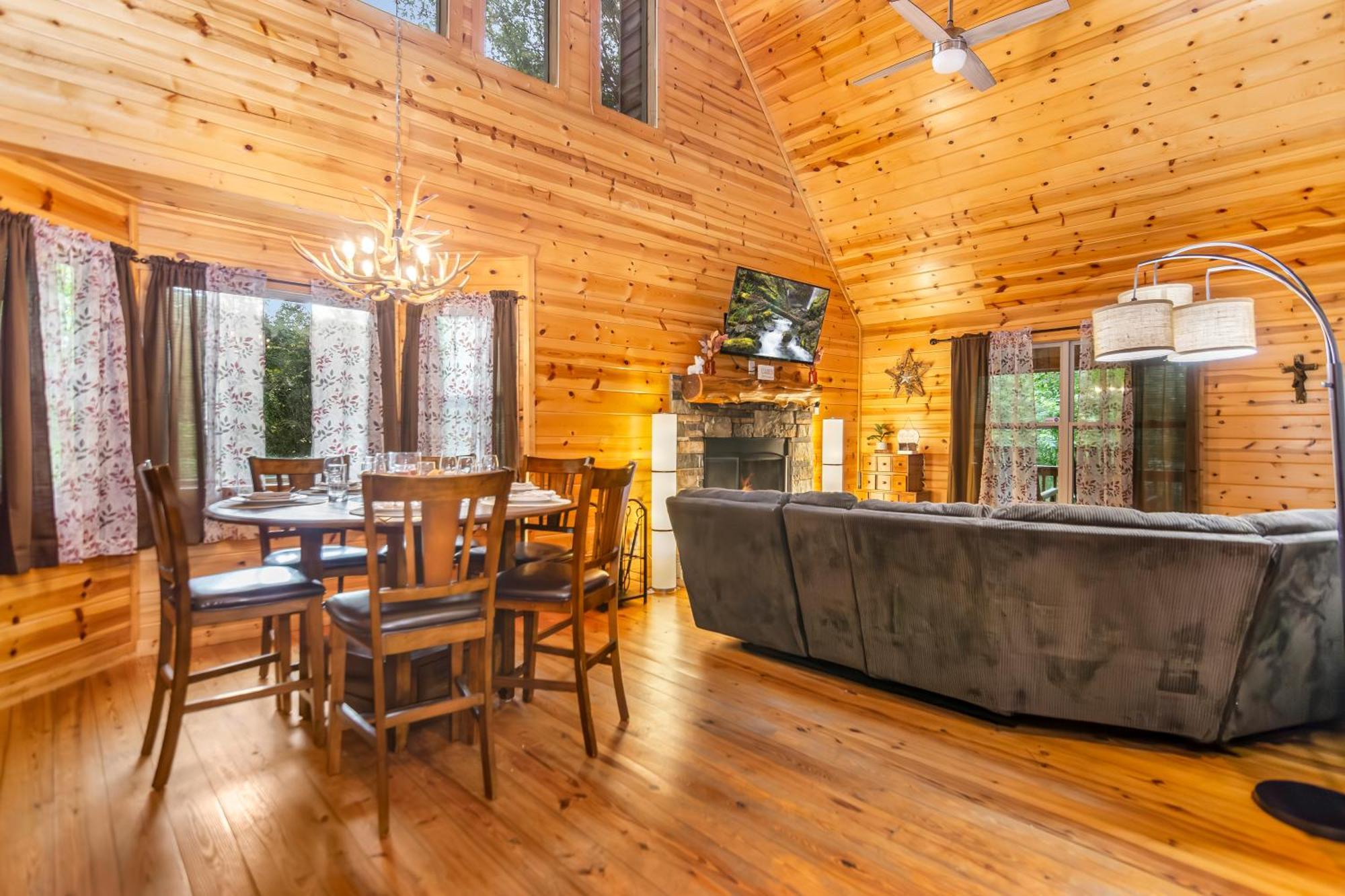Amazing Creek View Cabin W/ Hot Tub, Firepit & Pool Table Ellijay Luaran gambar