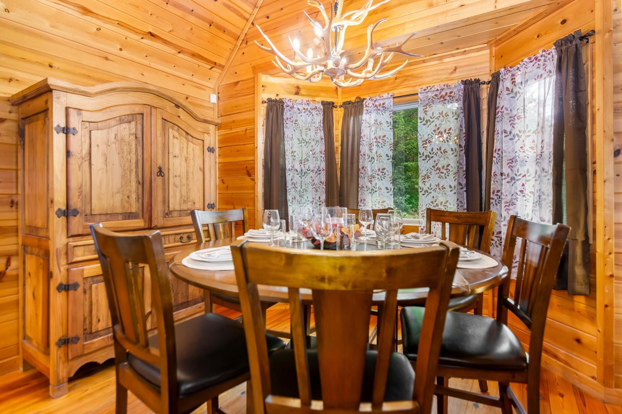 Amazing Creek View Cabin W/ Hot Tub, Firepit & Pool Table Ellijay Luaran gambar