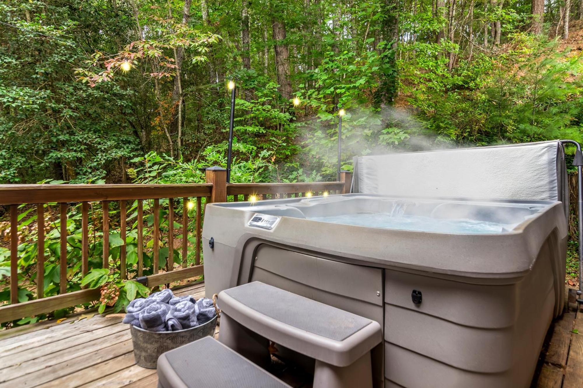 Amazing Creek View Cabin W/ Hot Tub, Firepit & Pool Table Ellijay Luaran gambar