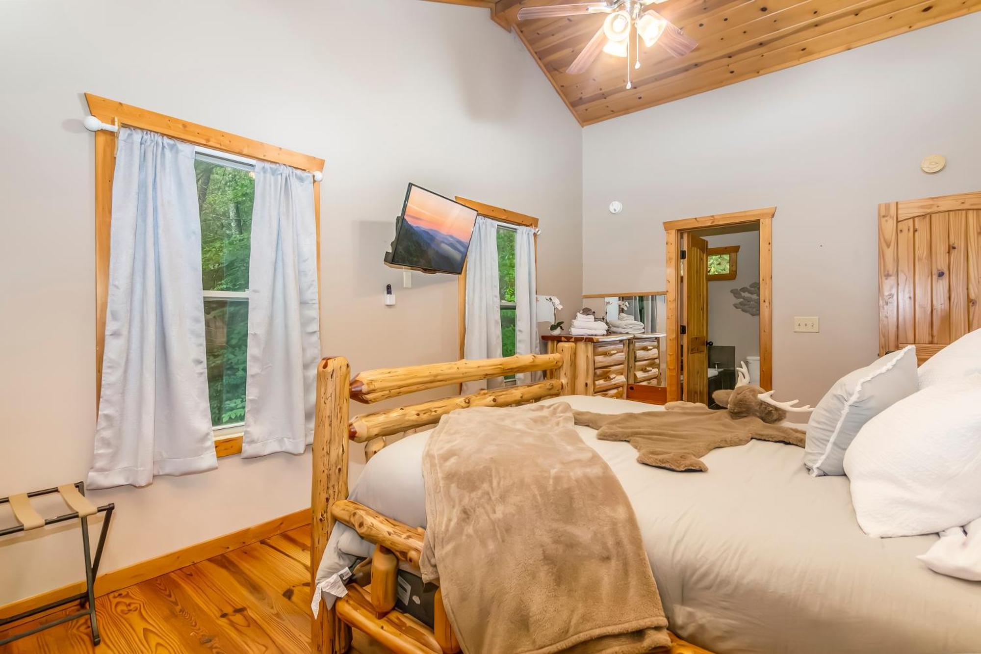 Amazing Creek View Cabin W/ Hot Tub, Firepit & Pool Table Ellijay Luaran gambar