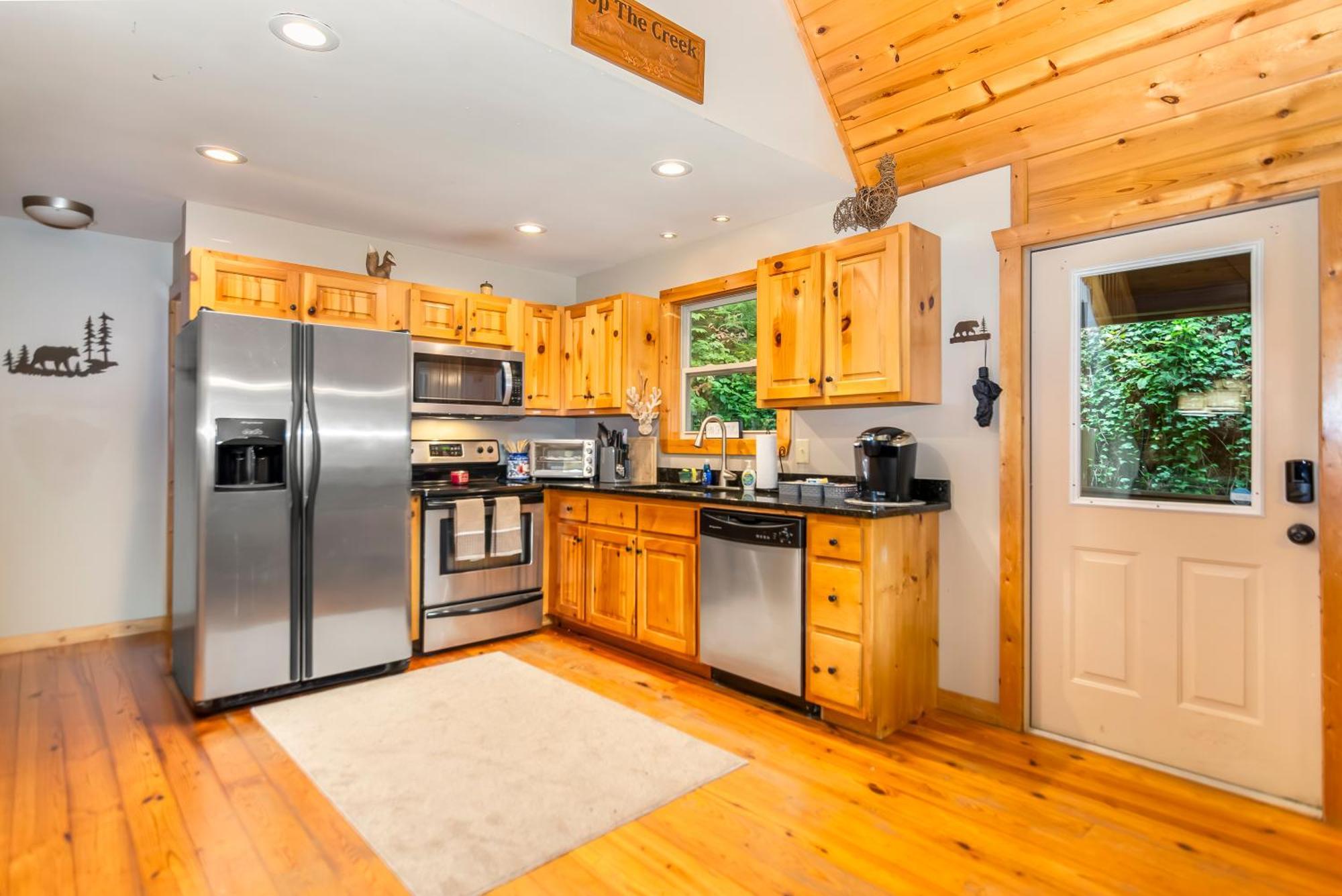Amazing Creek View Cabin W/ Hot Tub, Firepit & Pool Table Ellijay Luaran gambar