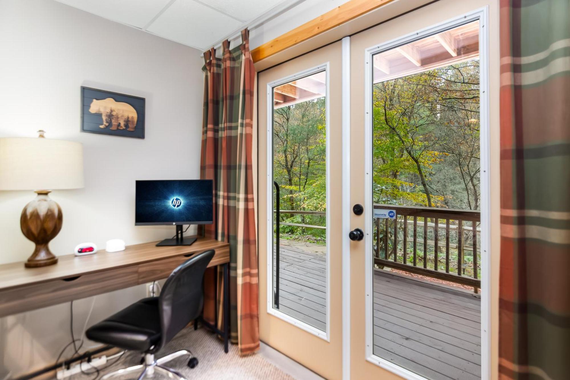 Amazing Creek View Cabin W/ Hot Tub, Firepit & Pool Table Ellijay Luaran gambar